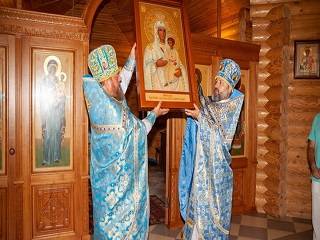 На Донетчине верующие УПЦ почтили чудотворную Мариупольскую икону Божьей Матери